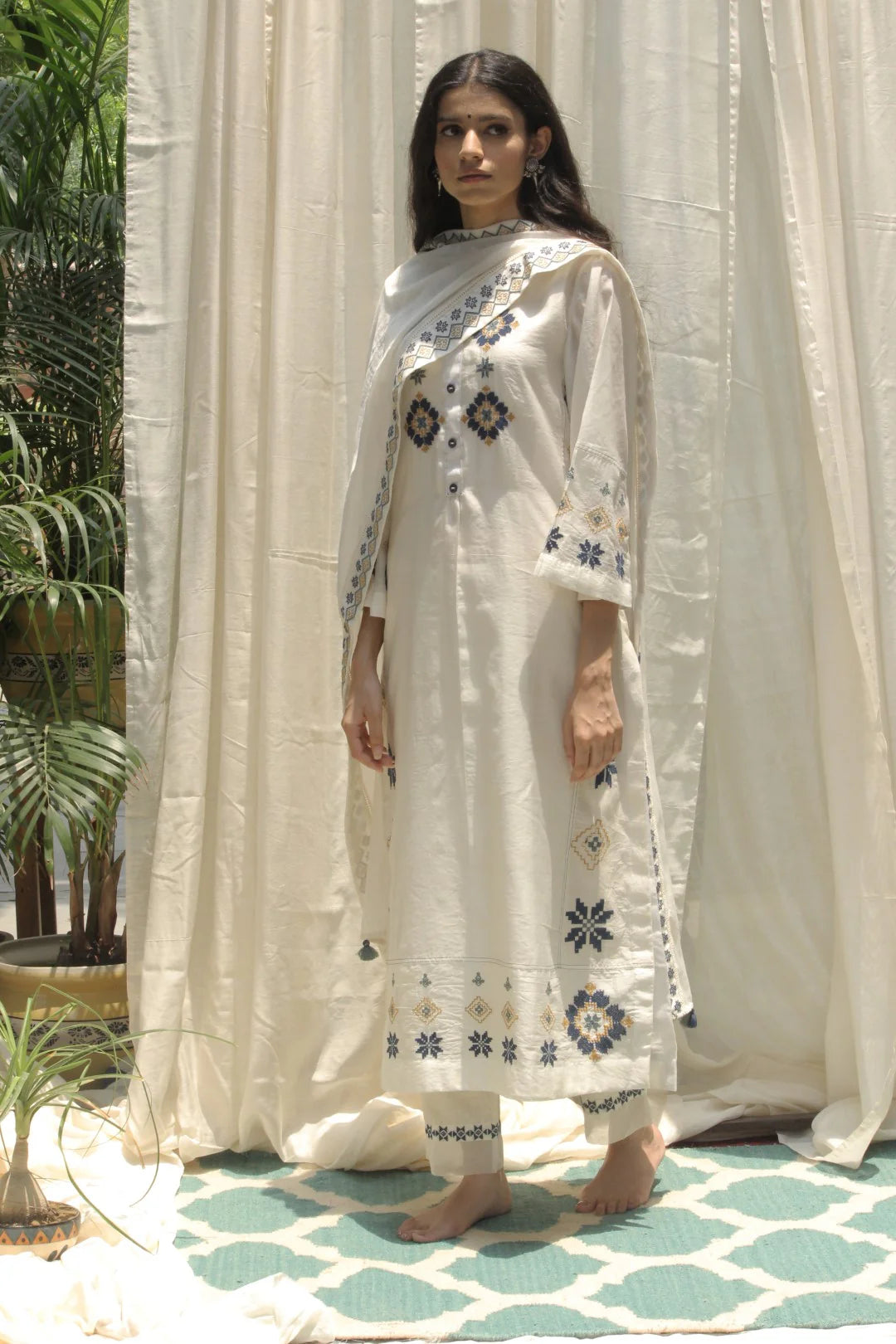 CREAM CHANDERI AZTEC EMBROIDERED KALI