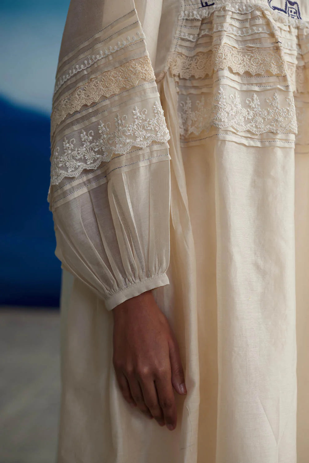 AMBRETTA  SQUARE SLEEVE DRESS