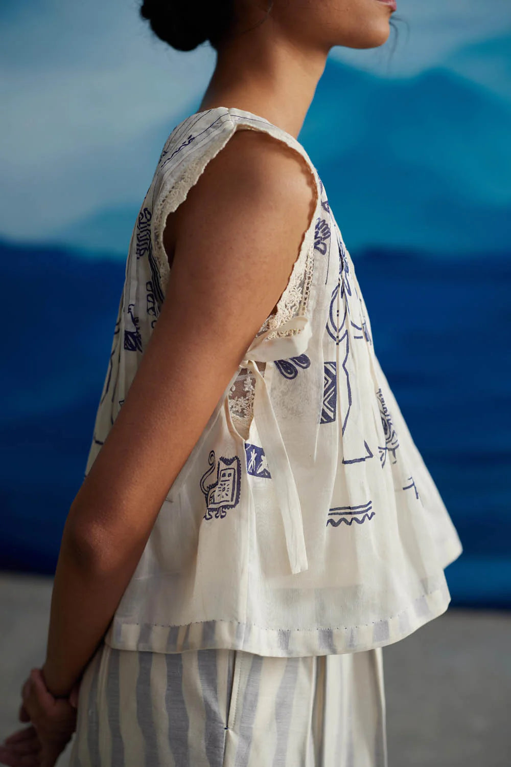 CALANTHA PLEATED TOP