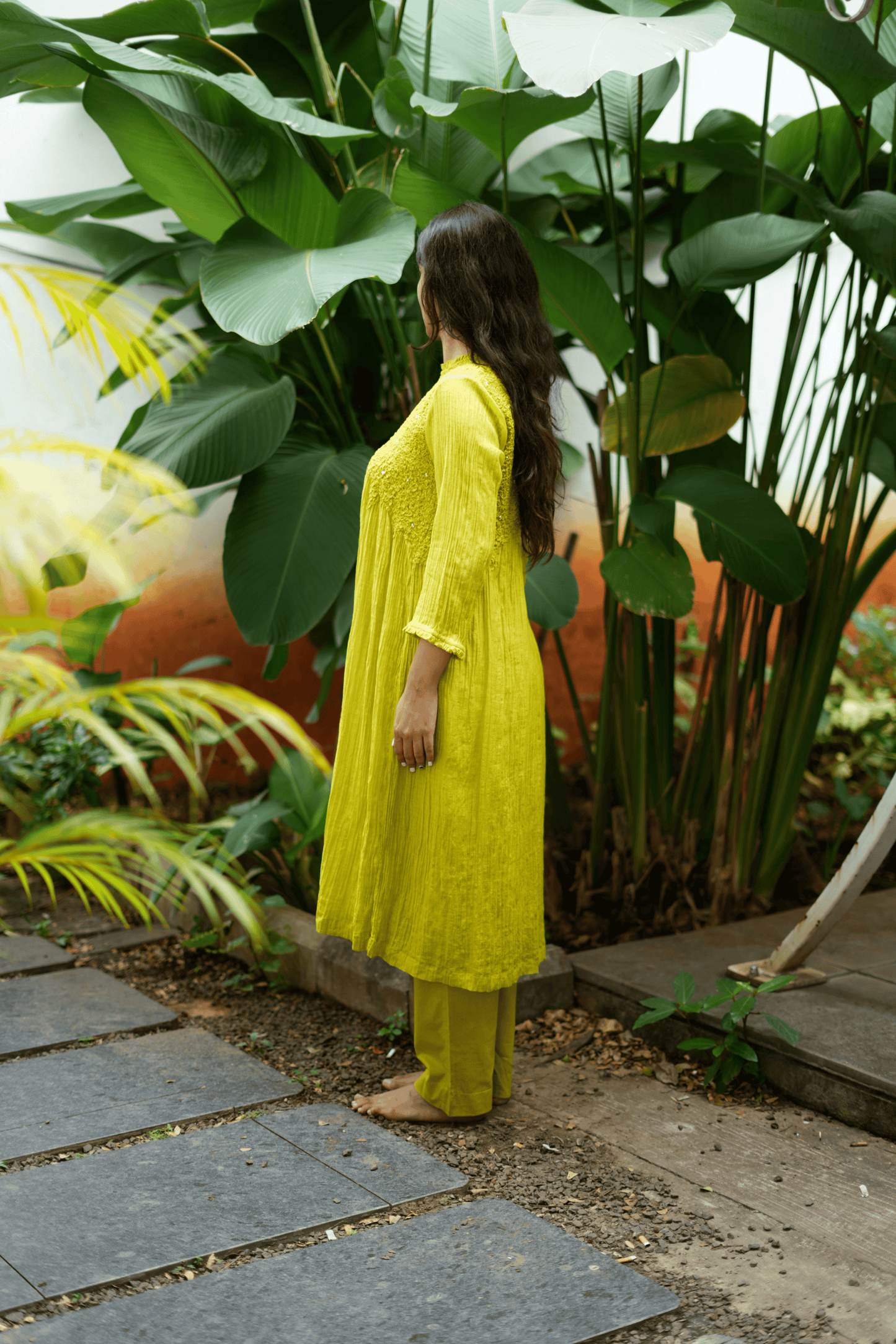 PEELA MUL CHANDERI SET