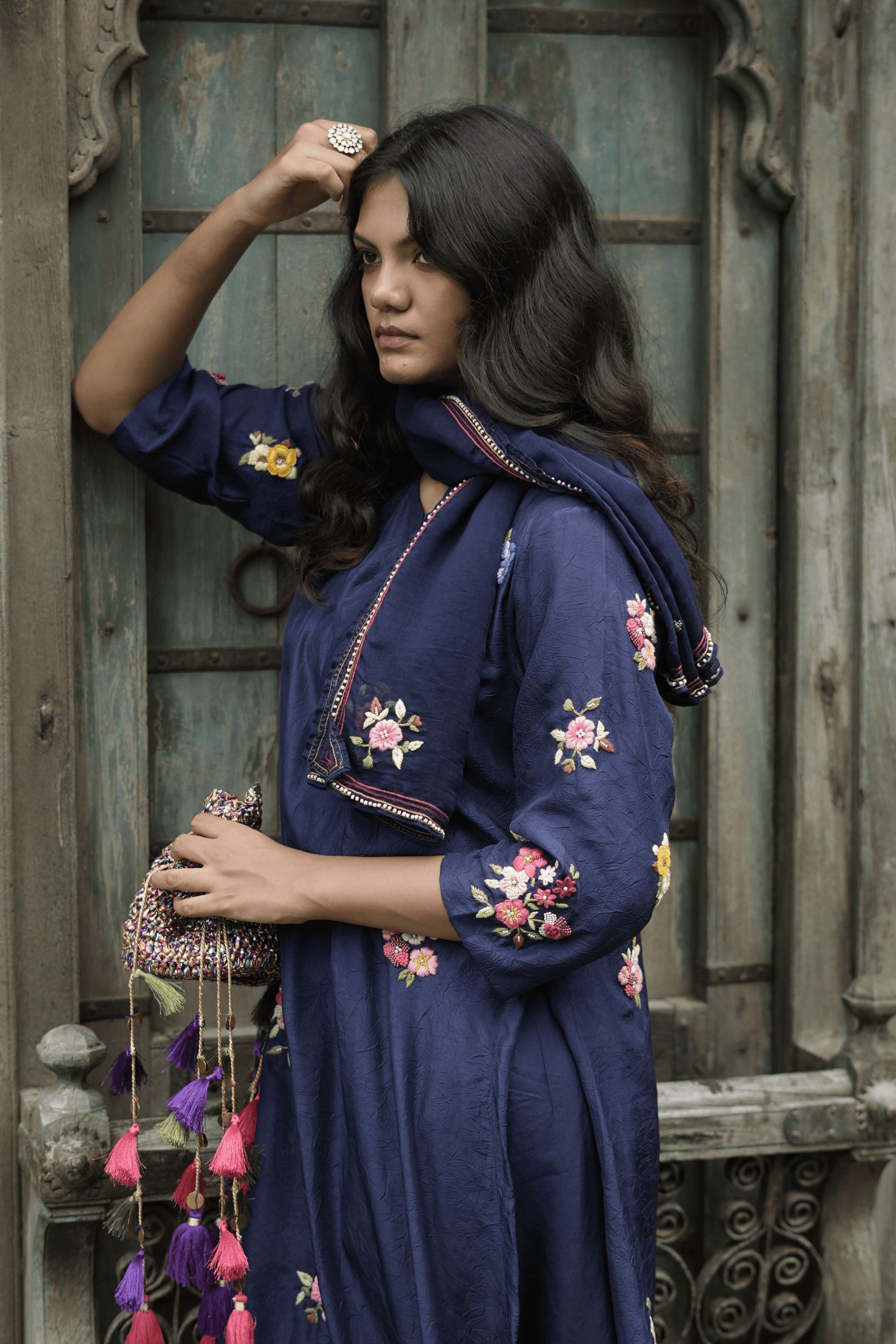 NEELA PHOOL SILK SET