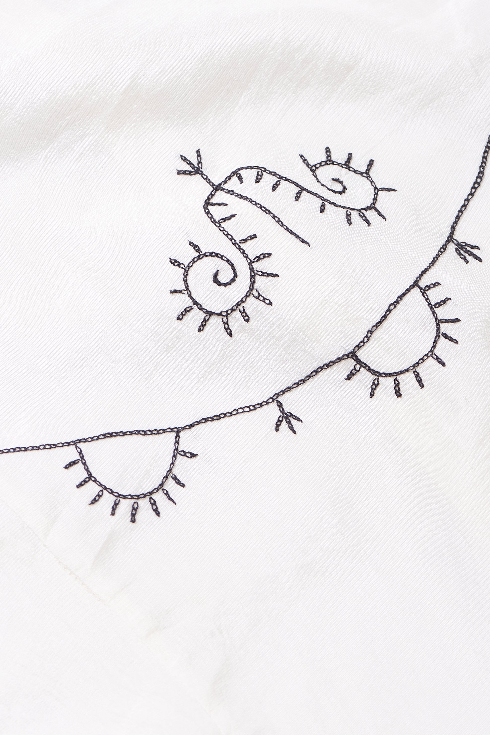 HAND EMBROIDERED SILK SET